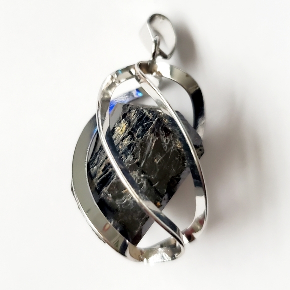 Raw Black Tourmaline Stone Pendant Twist Wrapped in Silvertone Metal Casual Chic - Picture 3 of 3